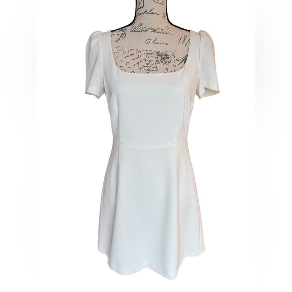 French Connection Awitti Whisper Ruth Dress Short Sleeve White Women’s Size 6